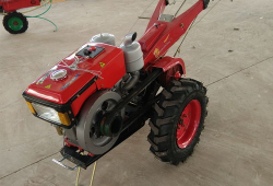 手扶拖拉机视频,农业机械化的便捷利器